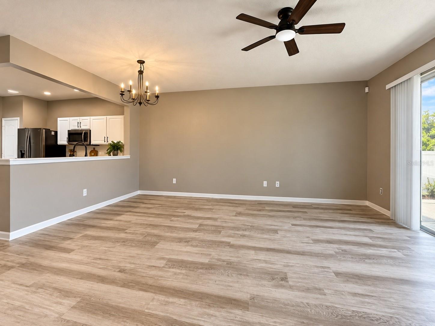 5032 POND RIDGE DR — photo 4