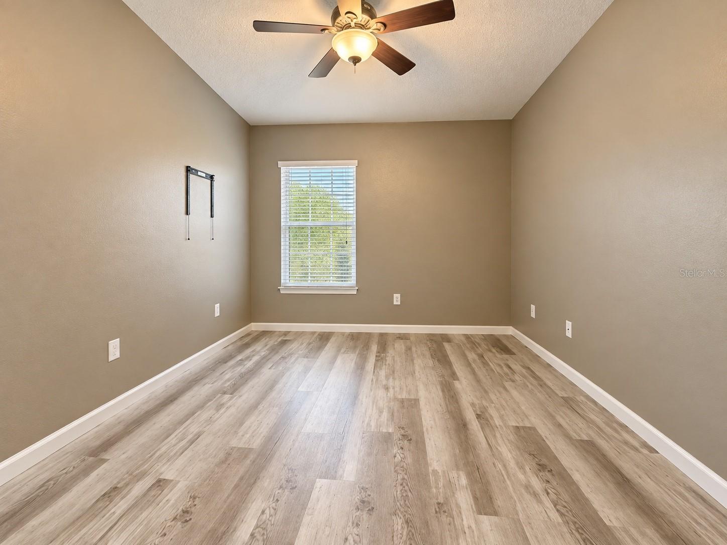 5032 POND RIDGE DR — photo 8