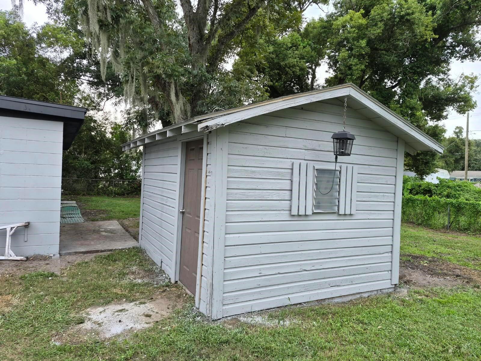 1810 E CAROL DR — photo 29
