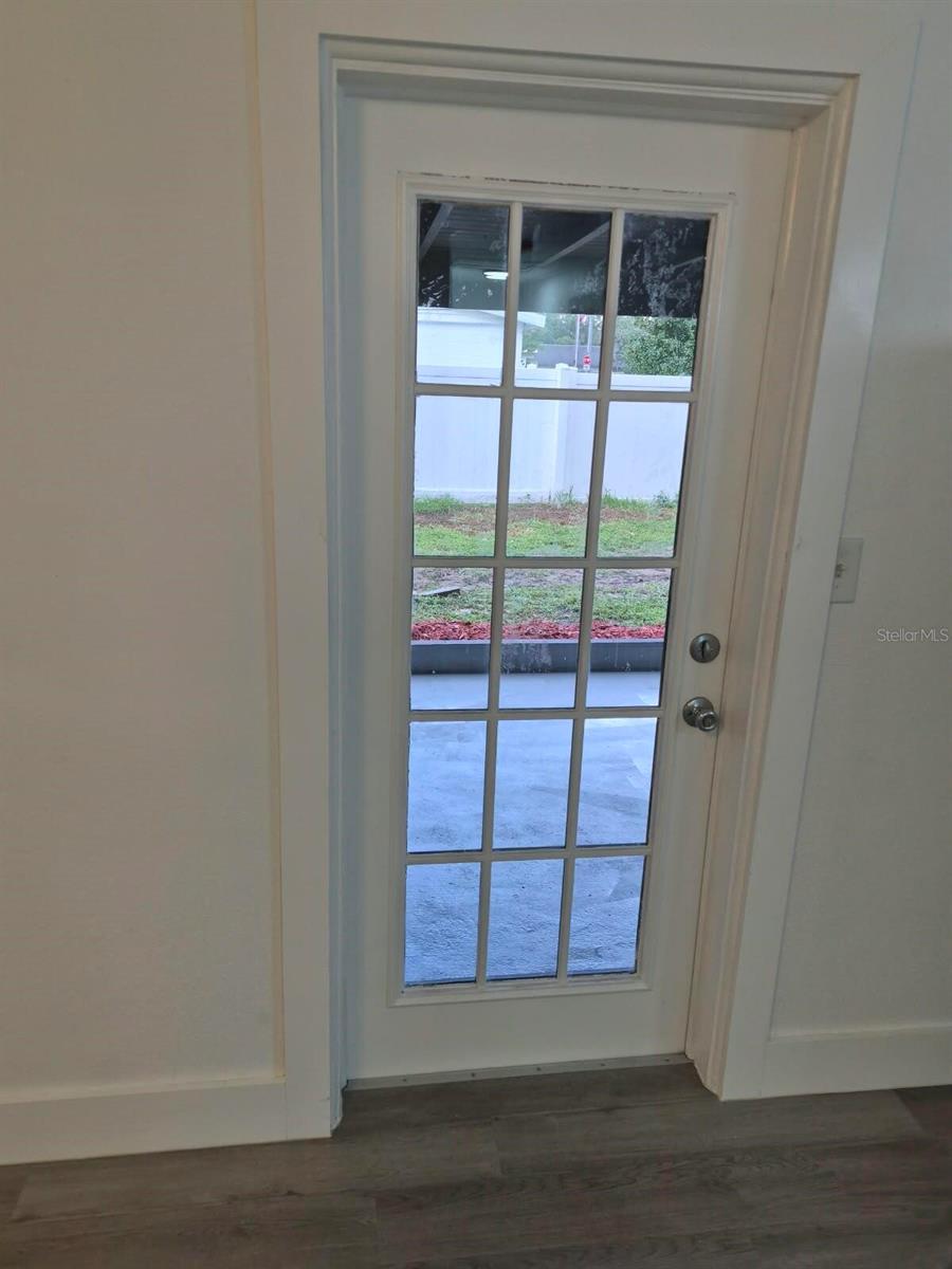 1810 E CAROL DR — photo 21