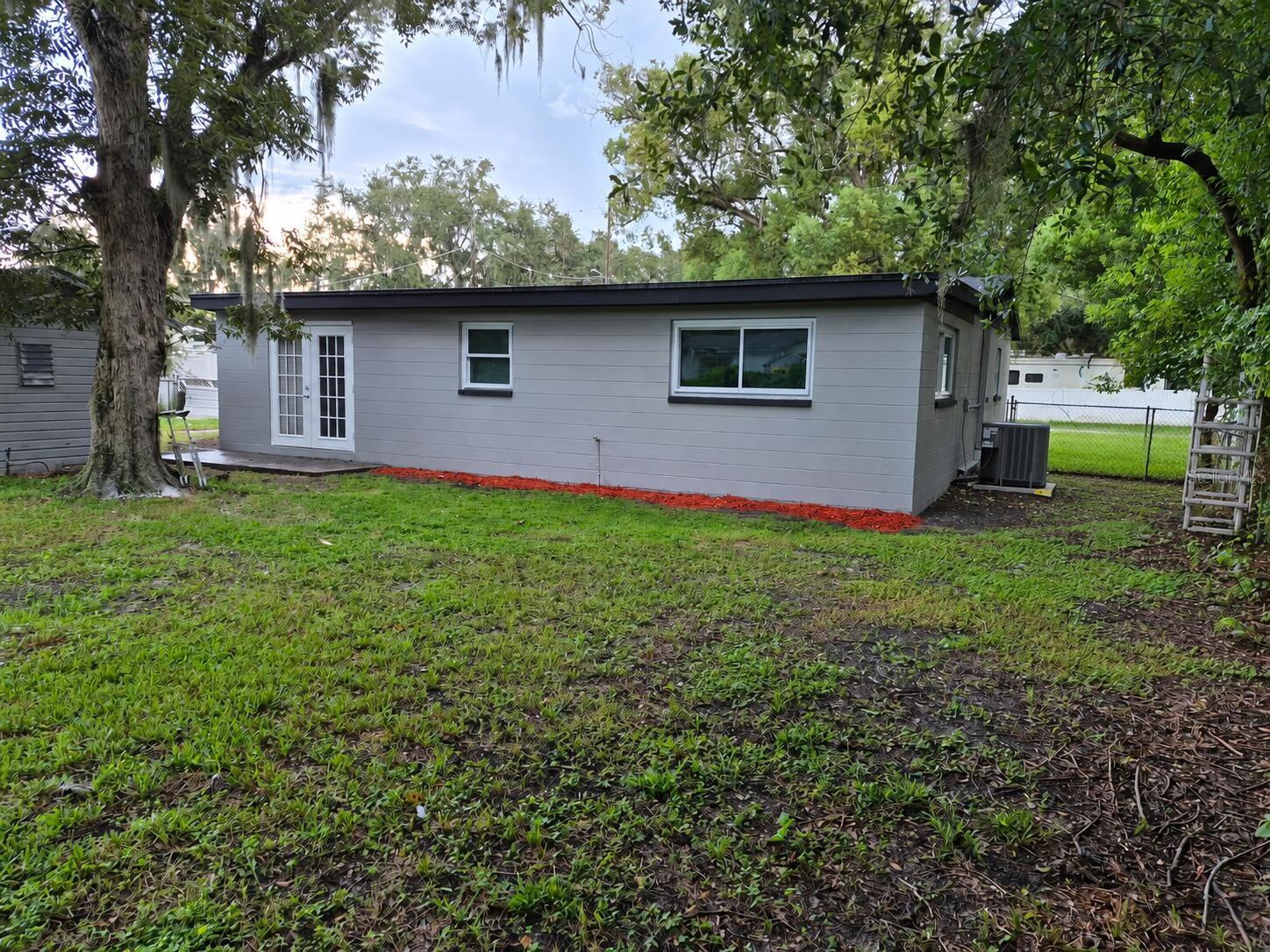1810 E CAROL DR — photo 23