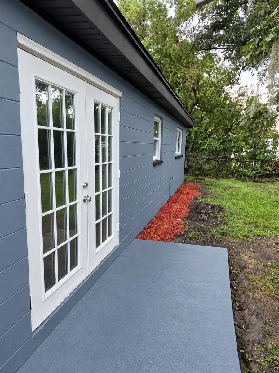 1810 E CAROL DR — photo 25