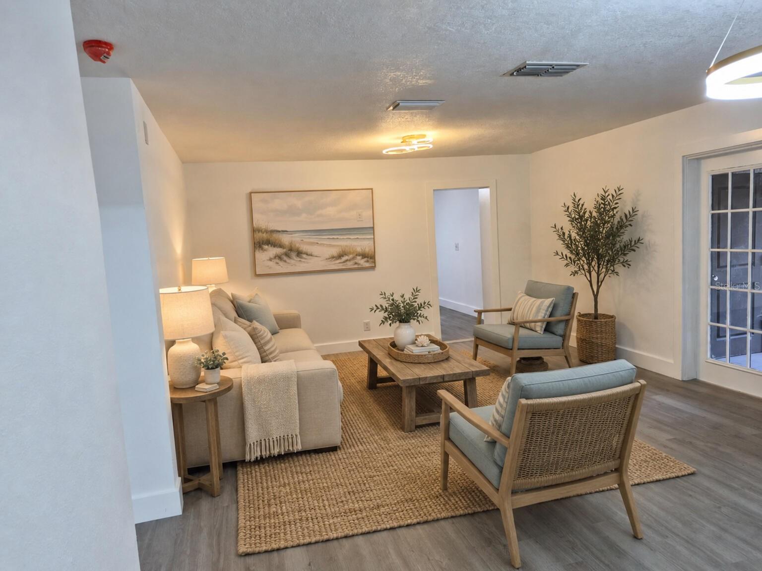 1810 E CAROL DR — photo 7