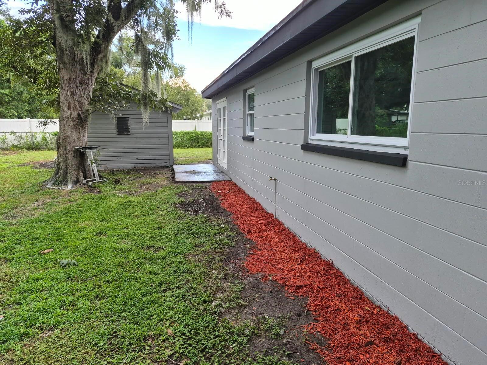 1810 E CAROL DR — photo 24