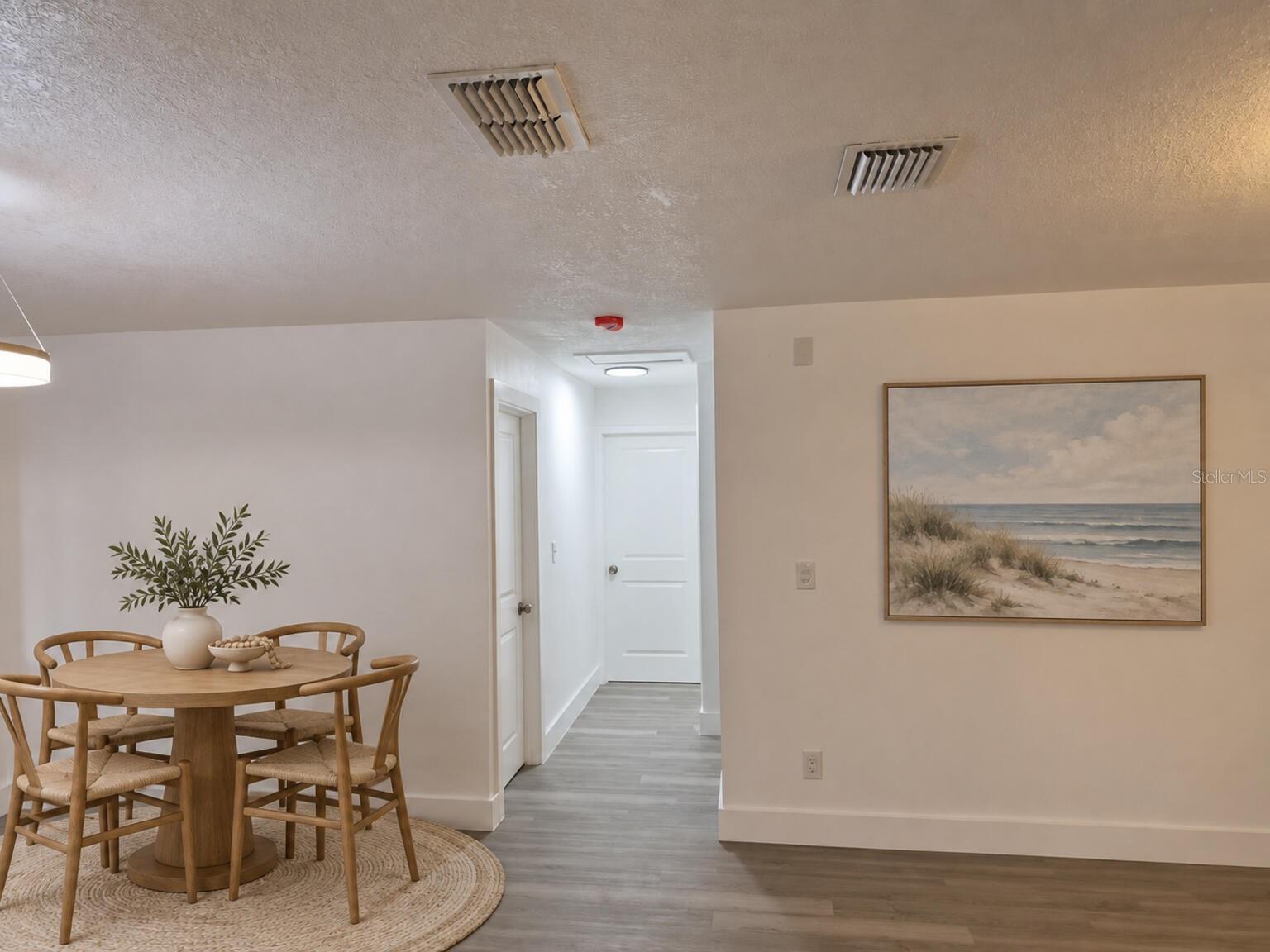 1810 E CAROL DR — photo 12