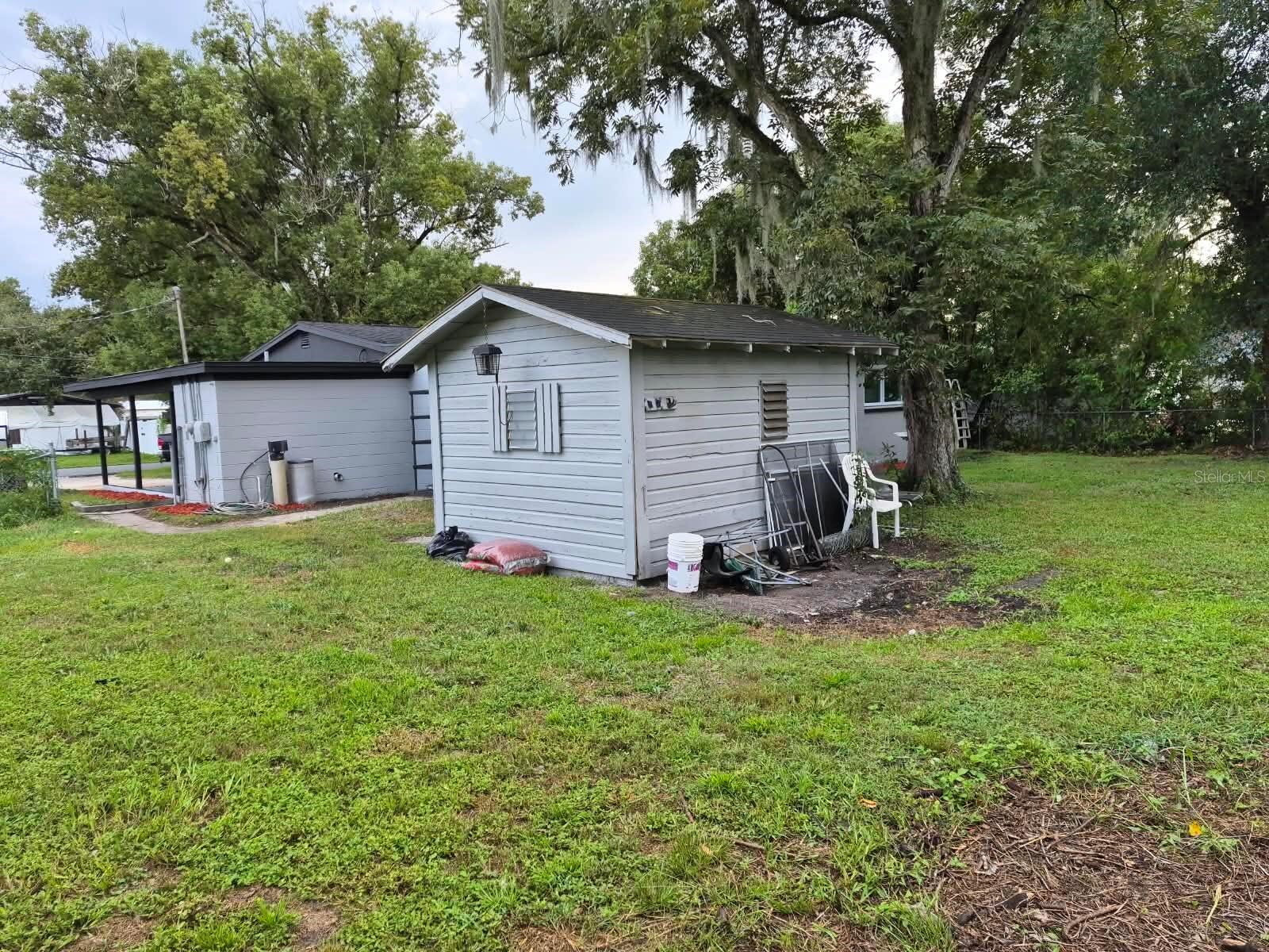 1810 E CAROL DR — photo 26
