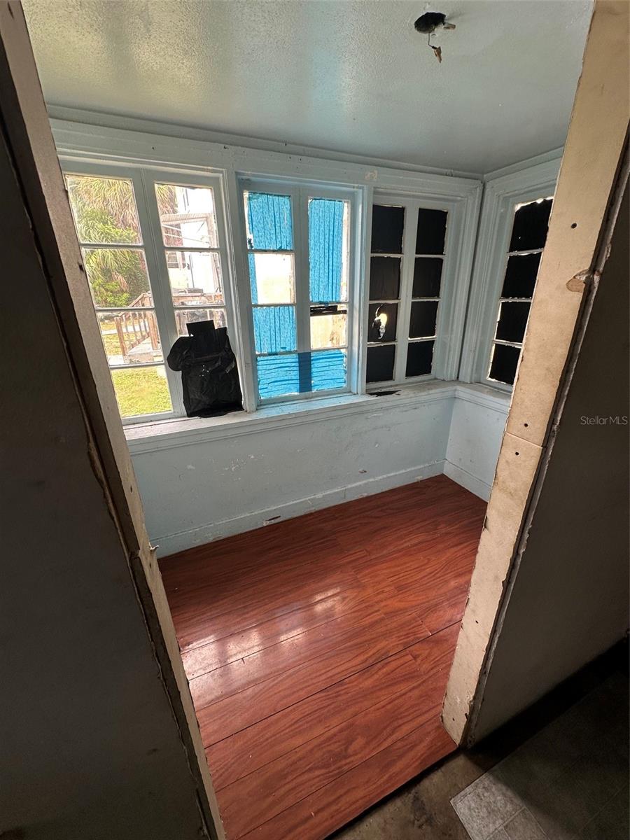 821 PARIS AVE S — photo 11
