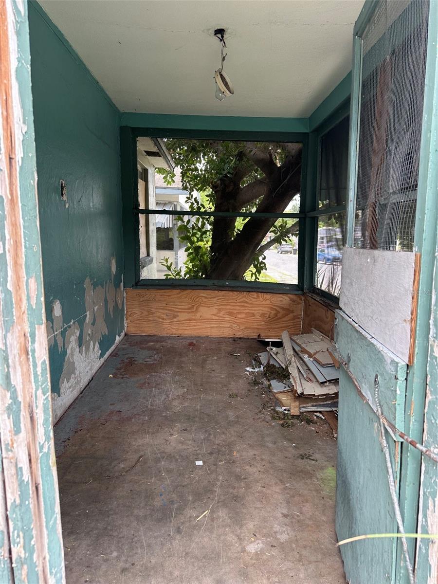 821 PARIS AVE S — photo 8