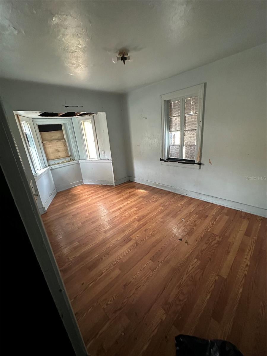 821 PARIS AVE S — photo 14