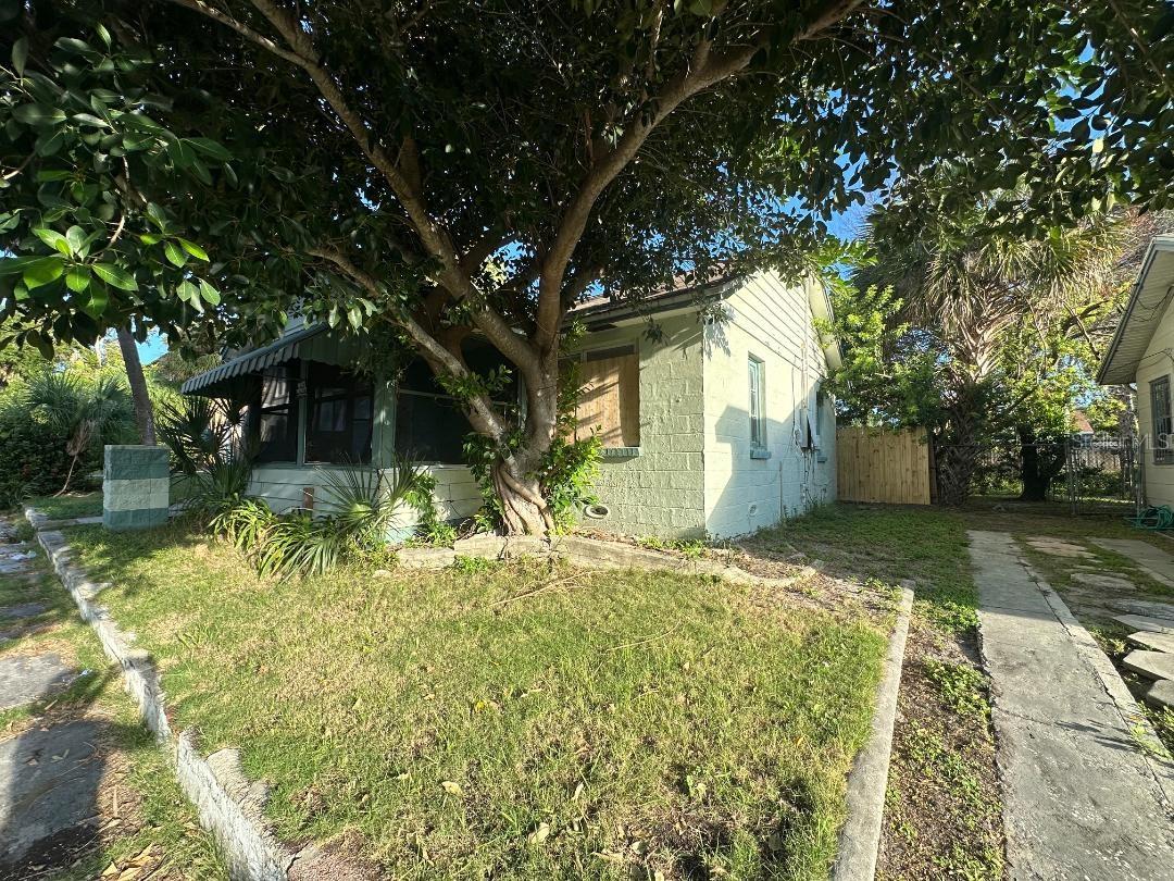 821 PARIS AVE S — photo 2