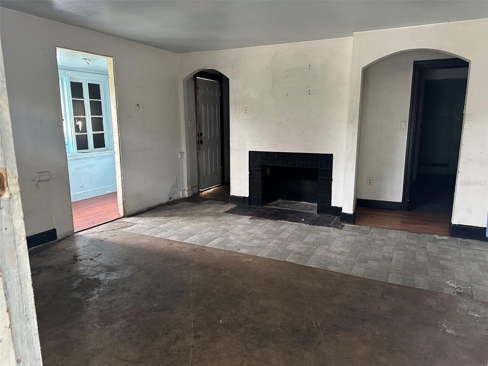 821 PARIS AVE S — photo 10