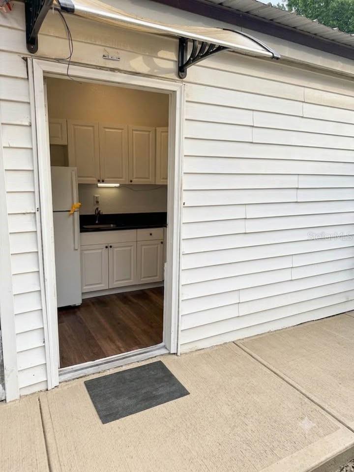 8708 N EDISON AVE #B — photo 4