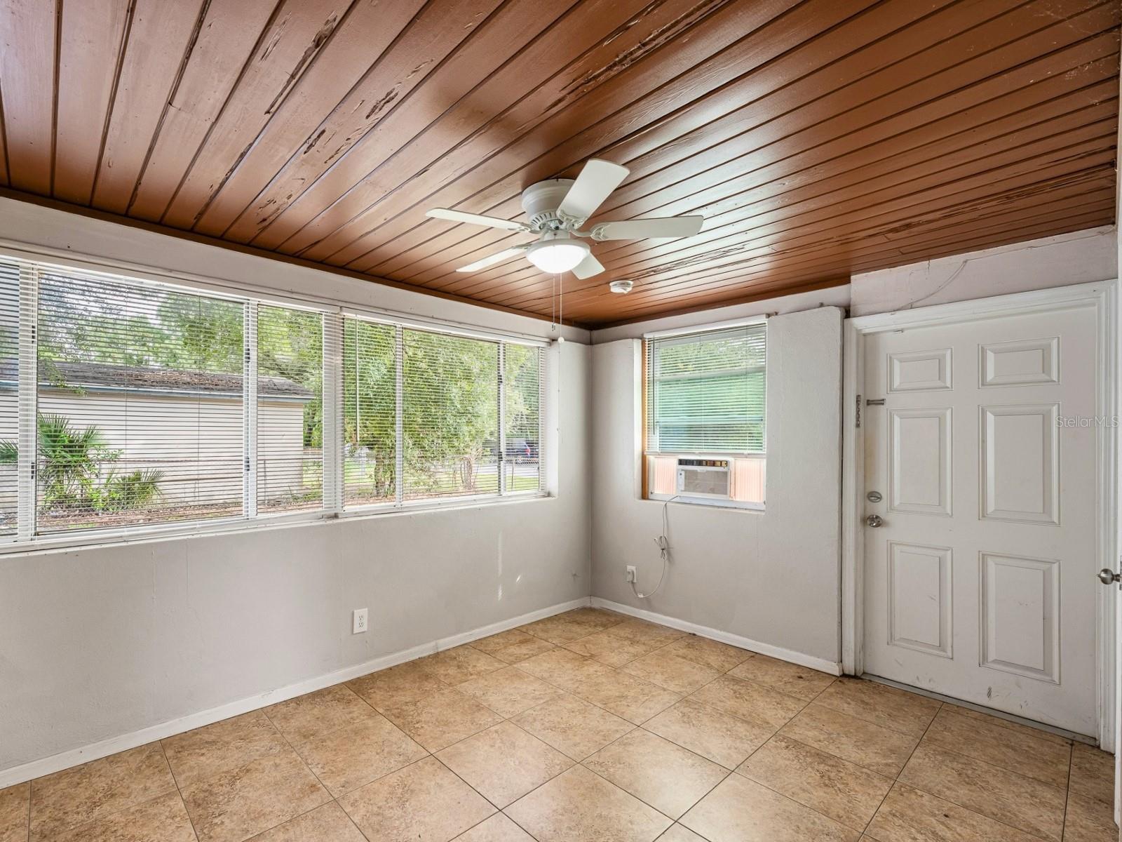 3301 W LOUISIANA AVE — photo 10