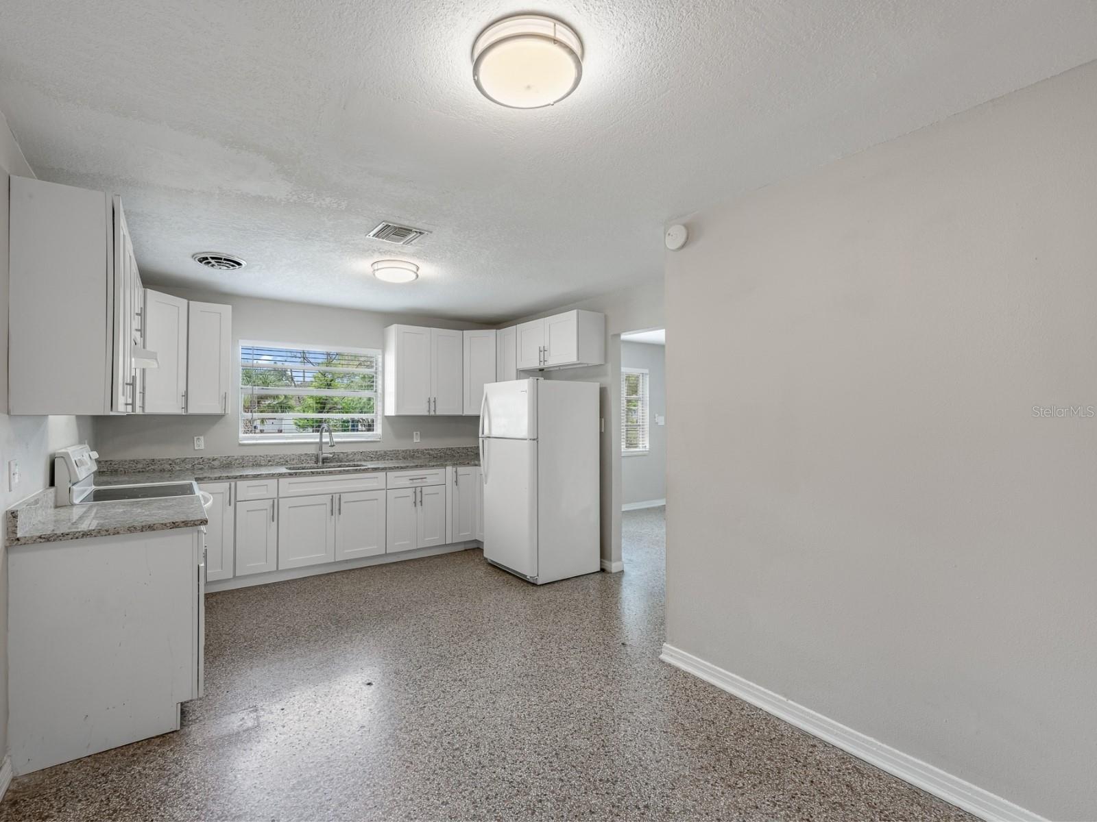 3301 W LOUISIANA AVE — photo 8