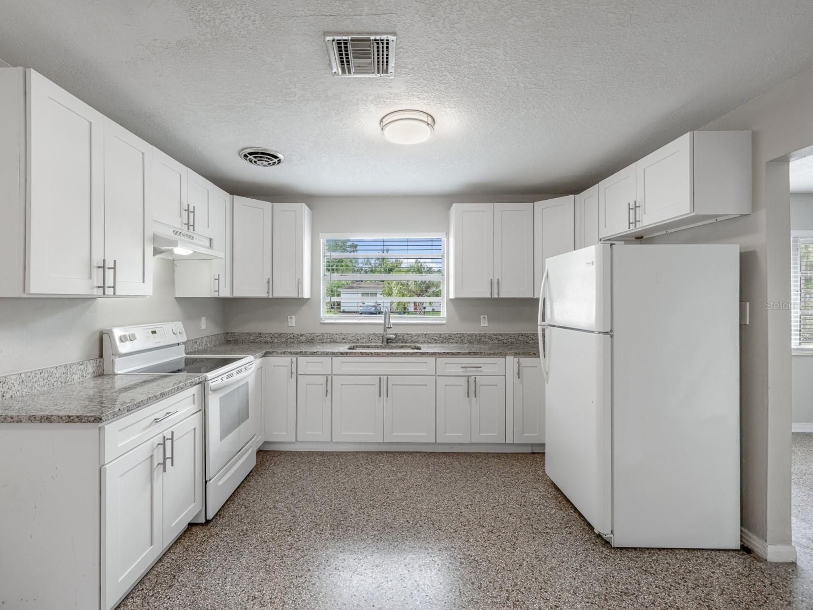 3301 W LOUISIANA AVE — photo 6