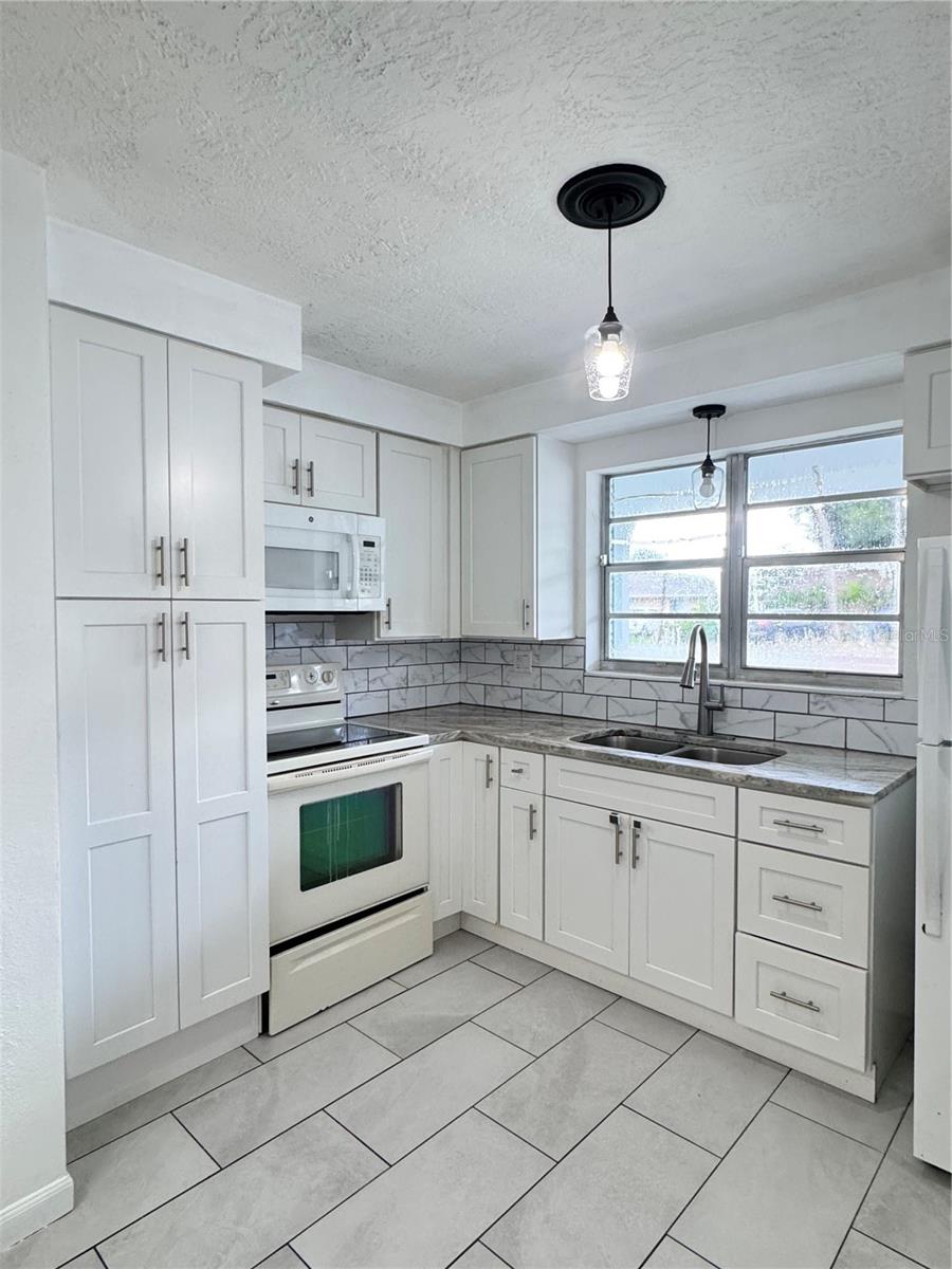 3439 MCINTOSH RD — photo 4