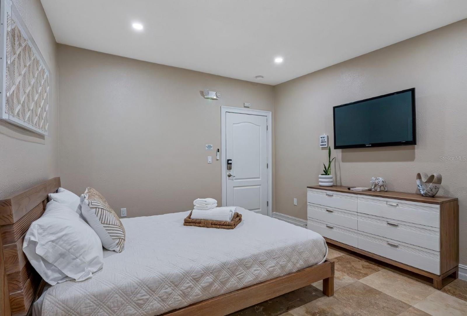 4501 N JAMAICA ST — photo 40