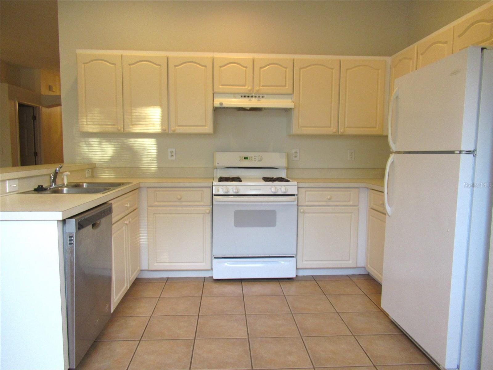 7032 MONARCH PARK DR — photo 6
