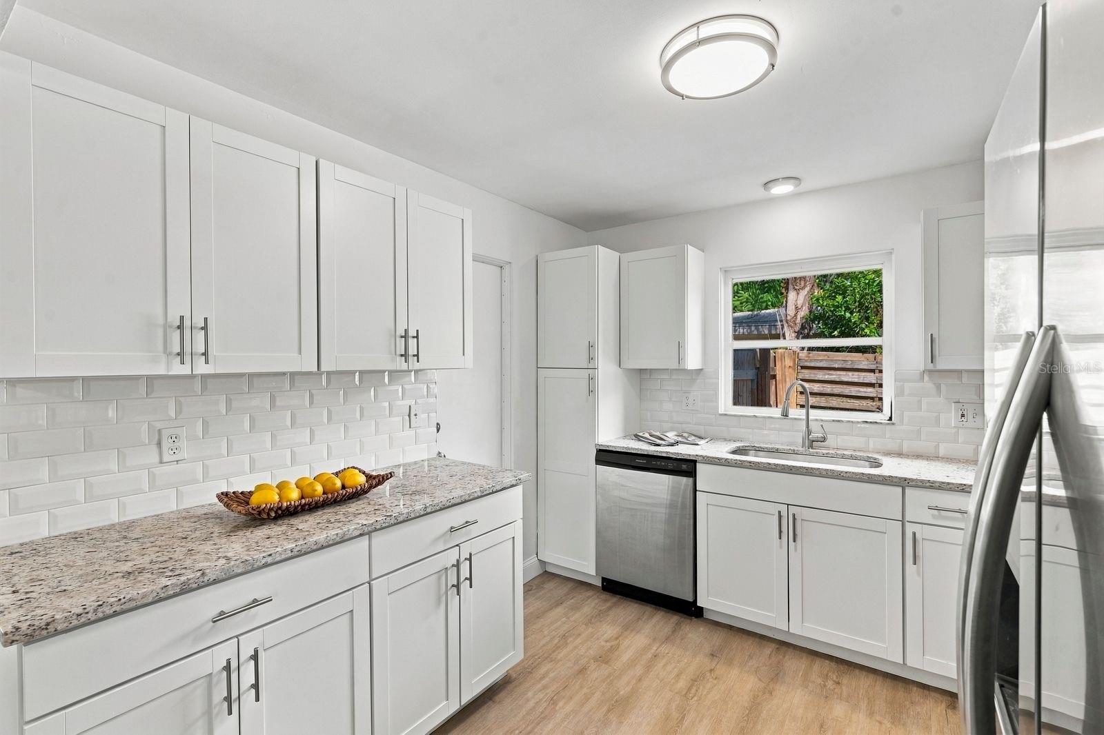 3030 COURTLAND ST — photo 12
