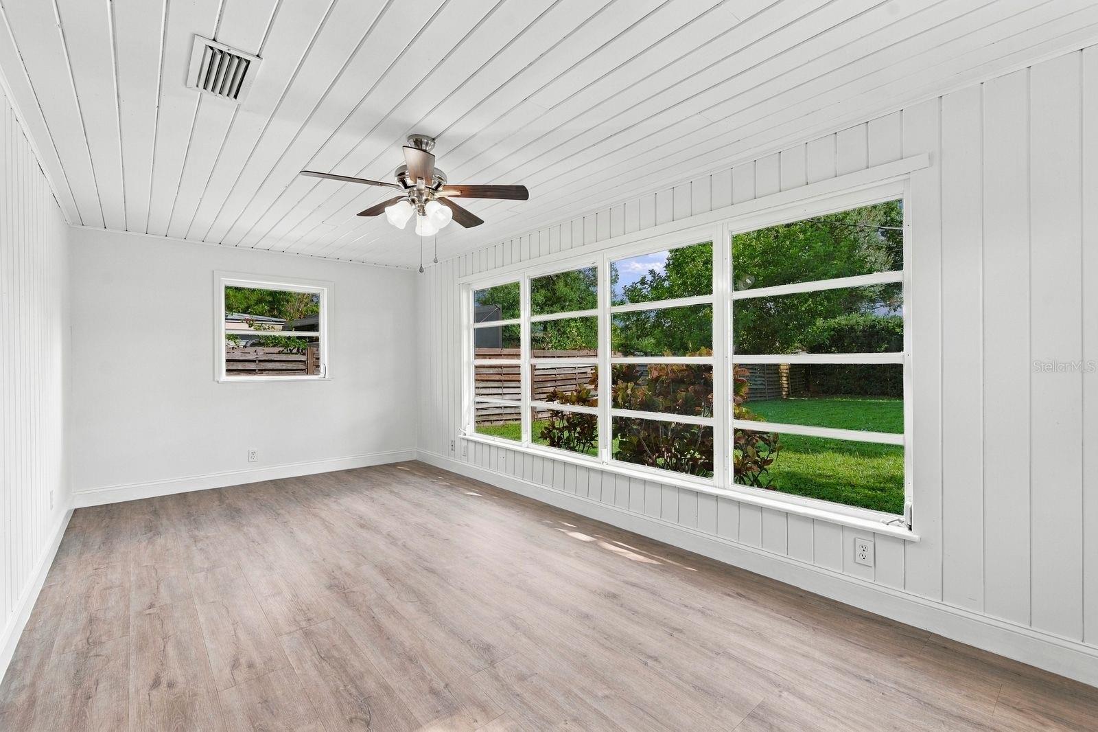 3030 COURTLAND ST — photo 16