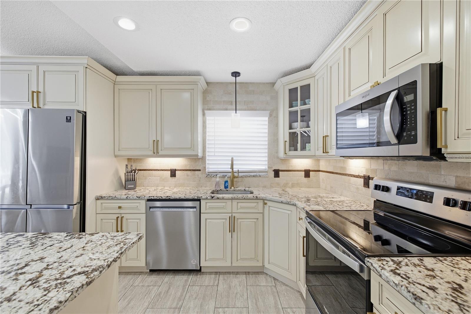 7318 S KISSIMMEE ST — photo 10