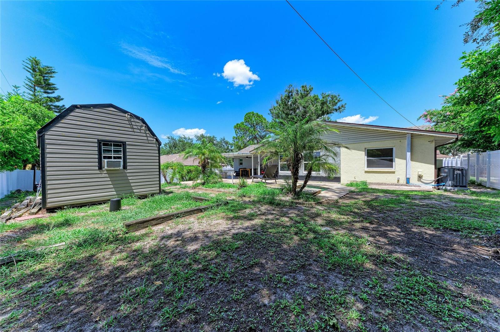 1520 SUNNYHILLS DR — photo 35