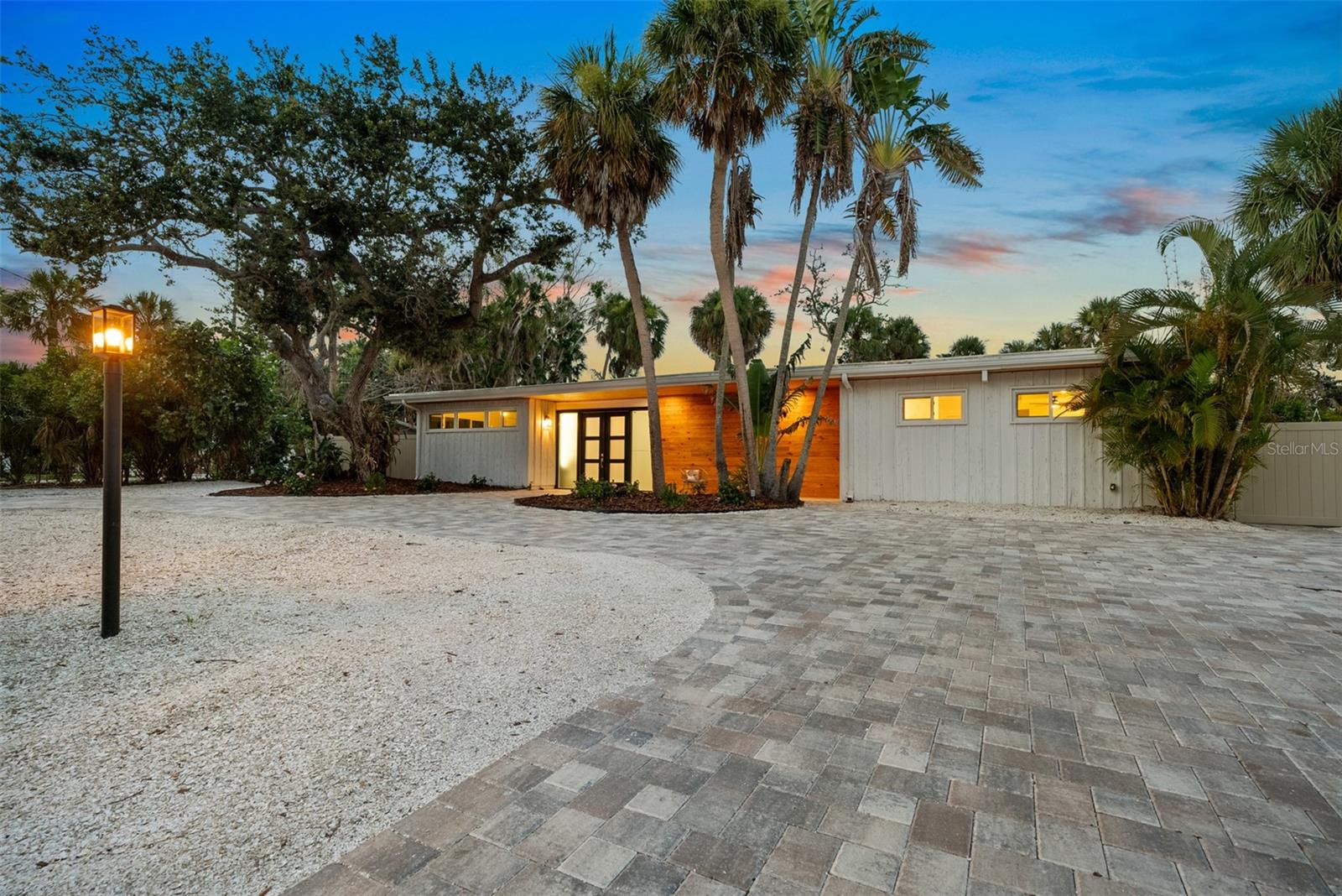 4879 COMMONWEALTH DR — photo 34
