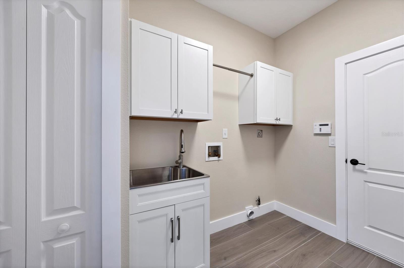 6615 HUNTER COMBE XING — photo 31