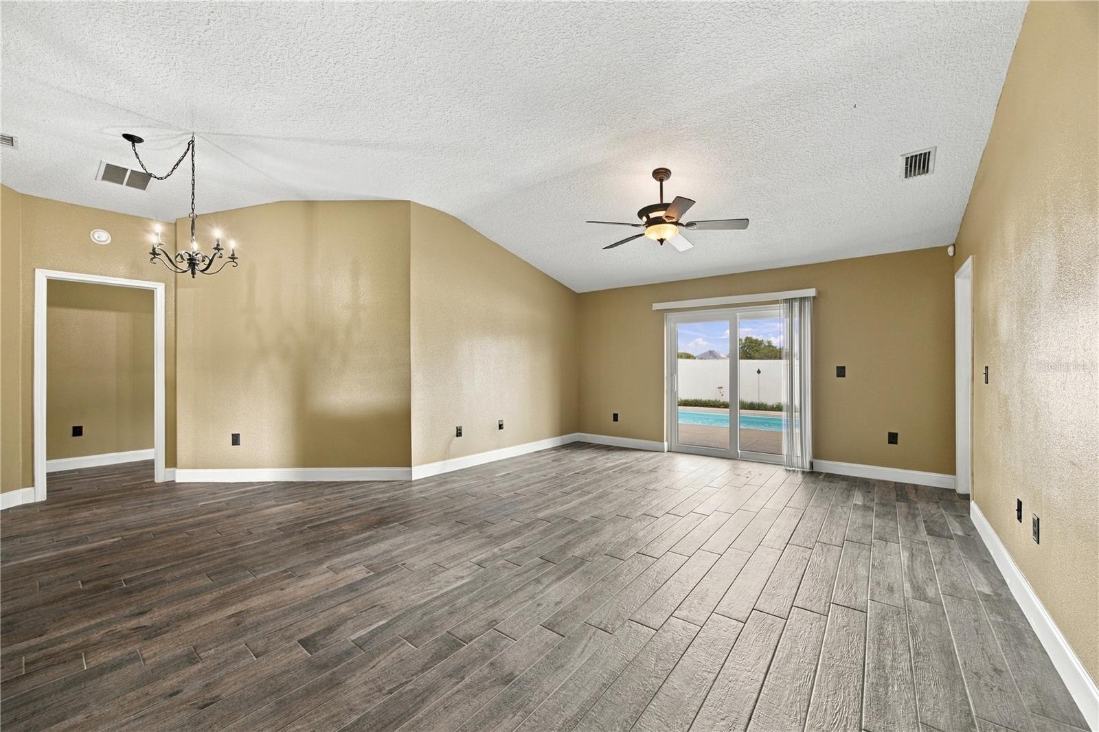 7919 MERCHANTVILLE CIR — photo 11