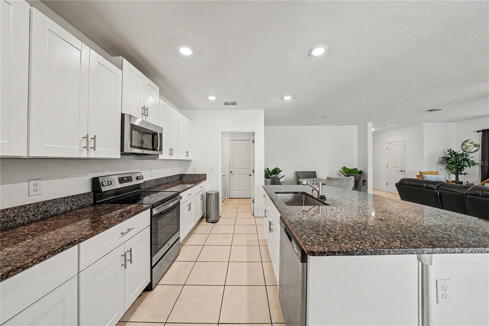 6300 BEVERLY HILLS DR — photo 13