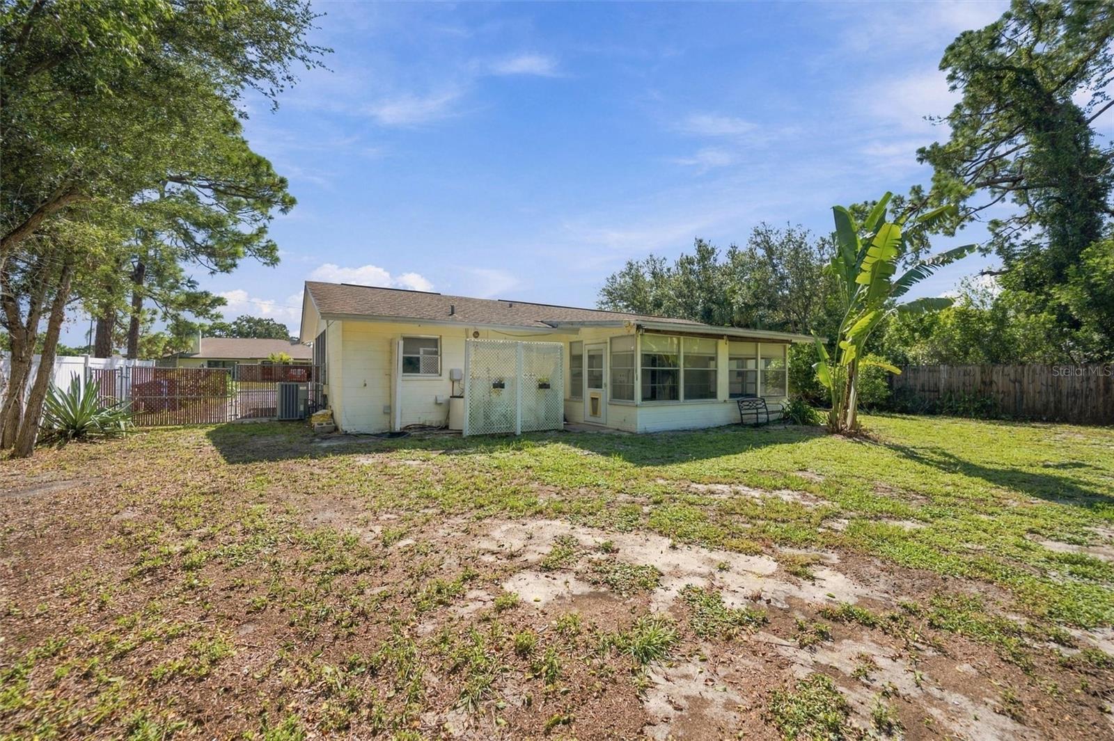3036 SHAMROCK DR — photo 35
