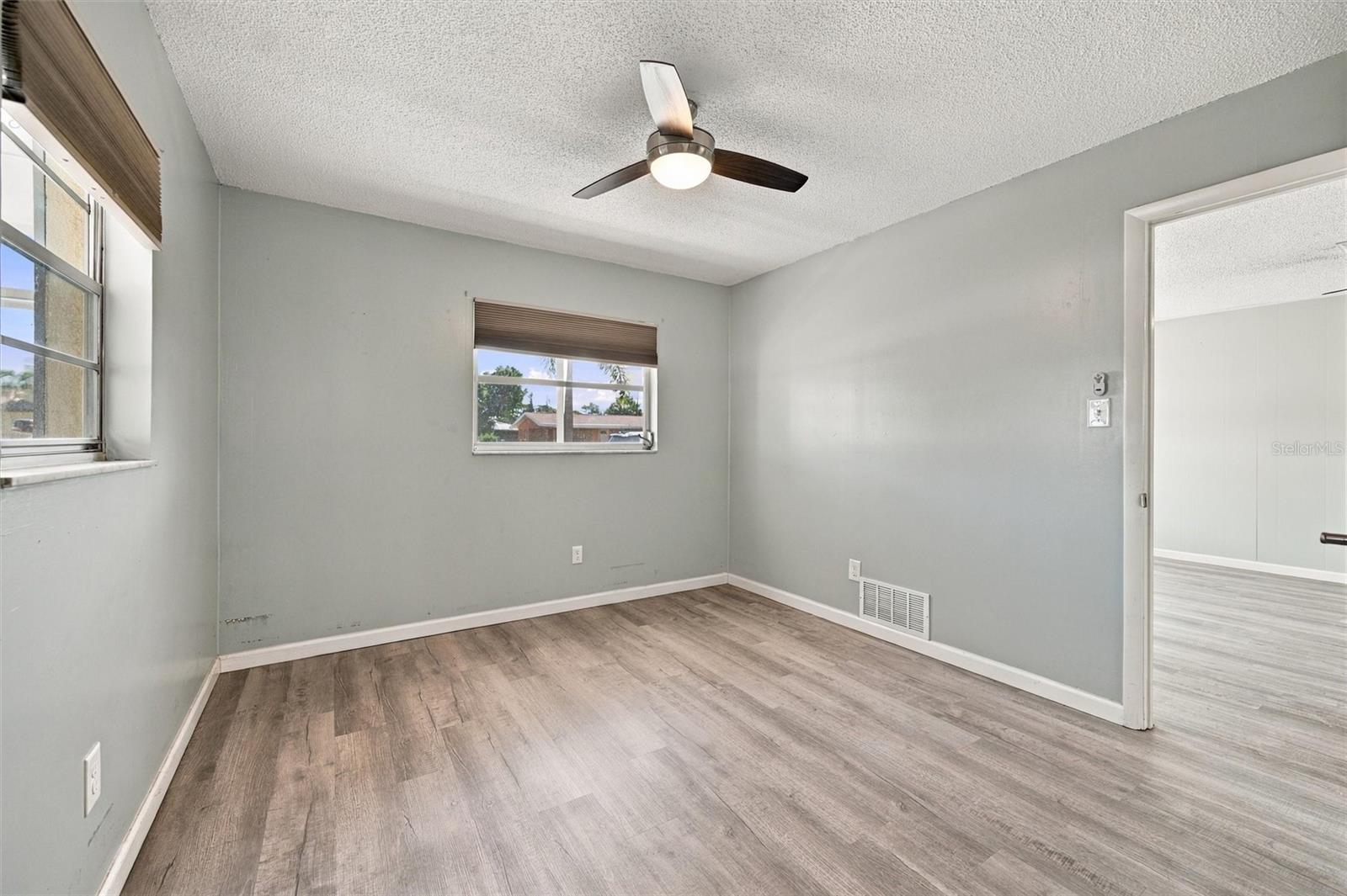 3036 SHAMROCK DR — photo 20