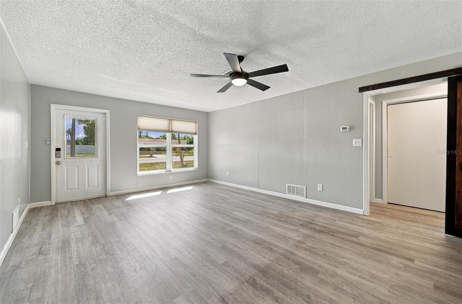 3036 SHAMROCK DR — photo 7