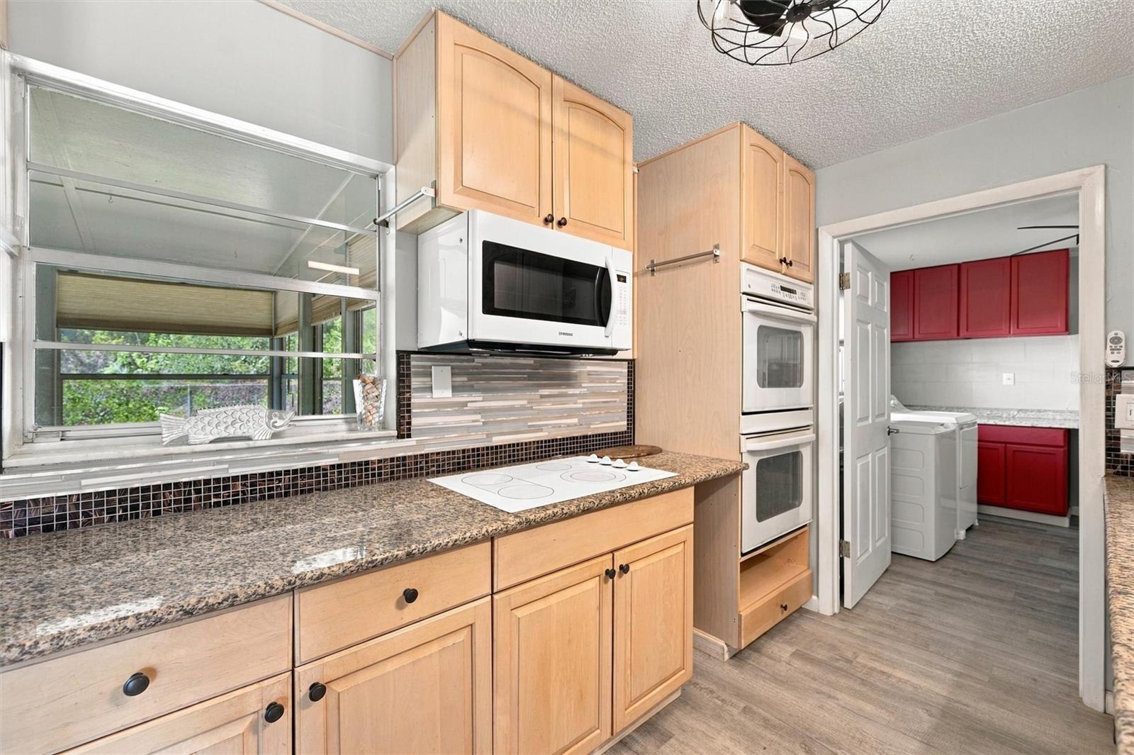 3036 SHAMROCK DR — photo 16