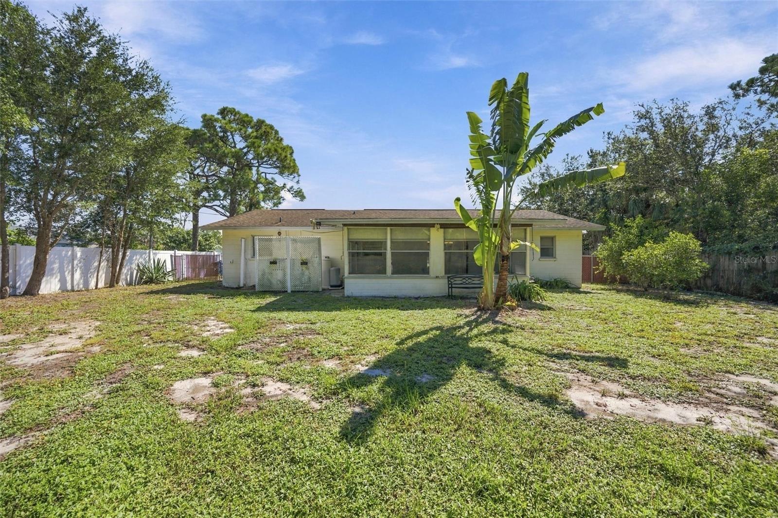 3036 SHAMROCK DR — photo 37