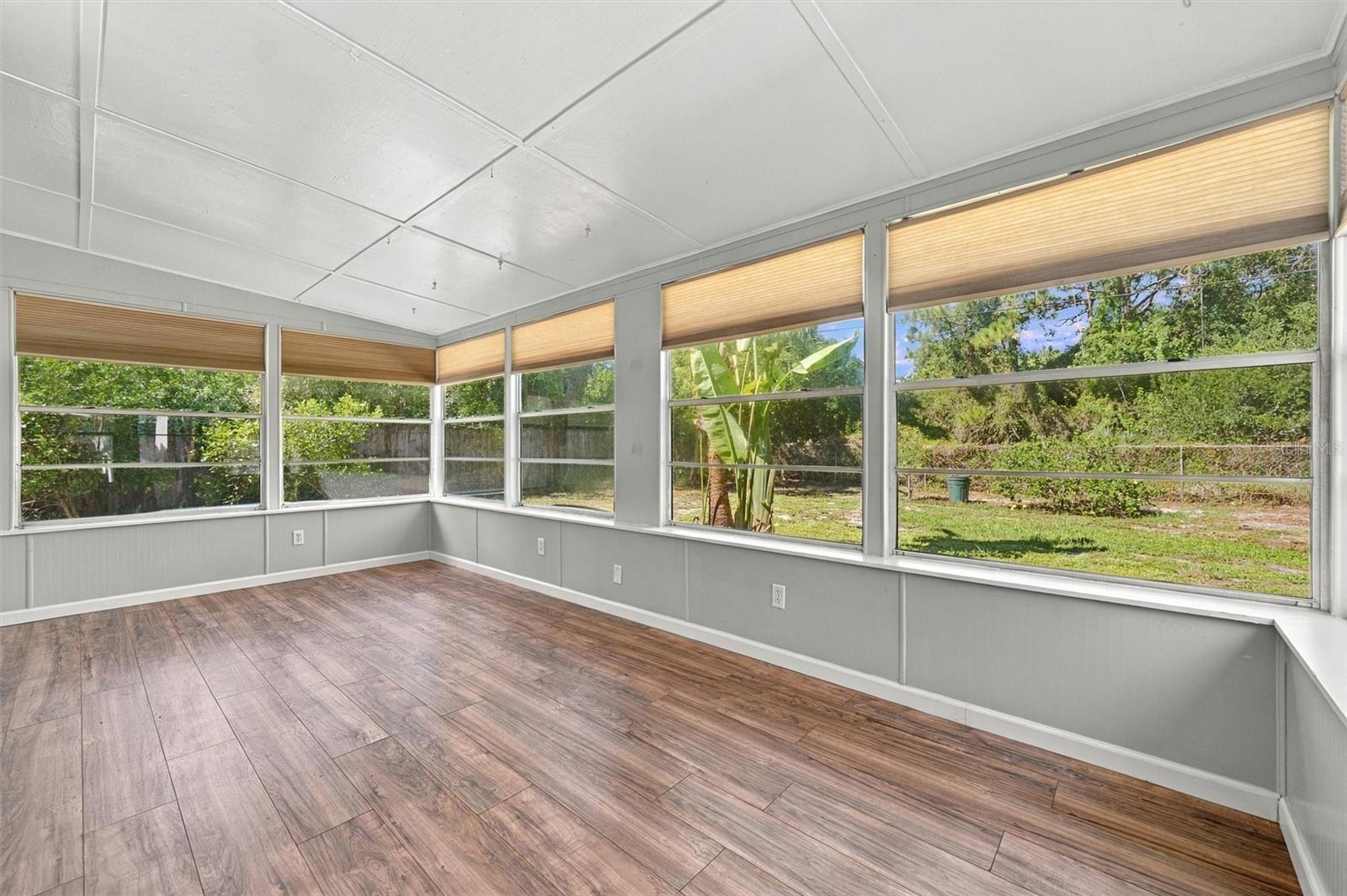 3036 SHAMROCK DR — photo 33