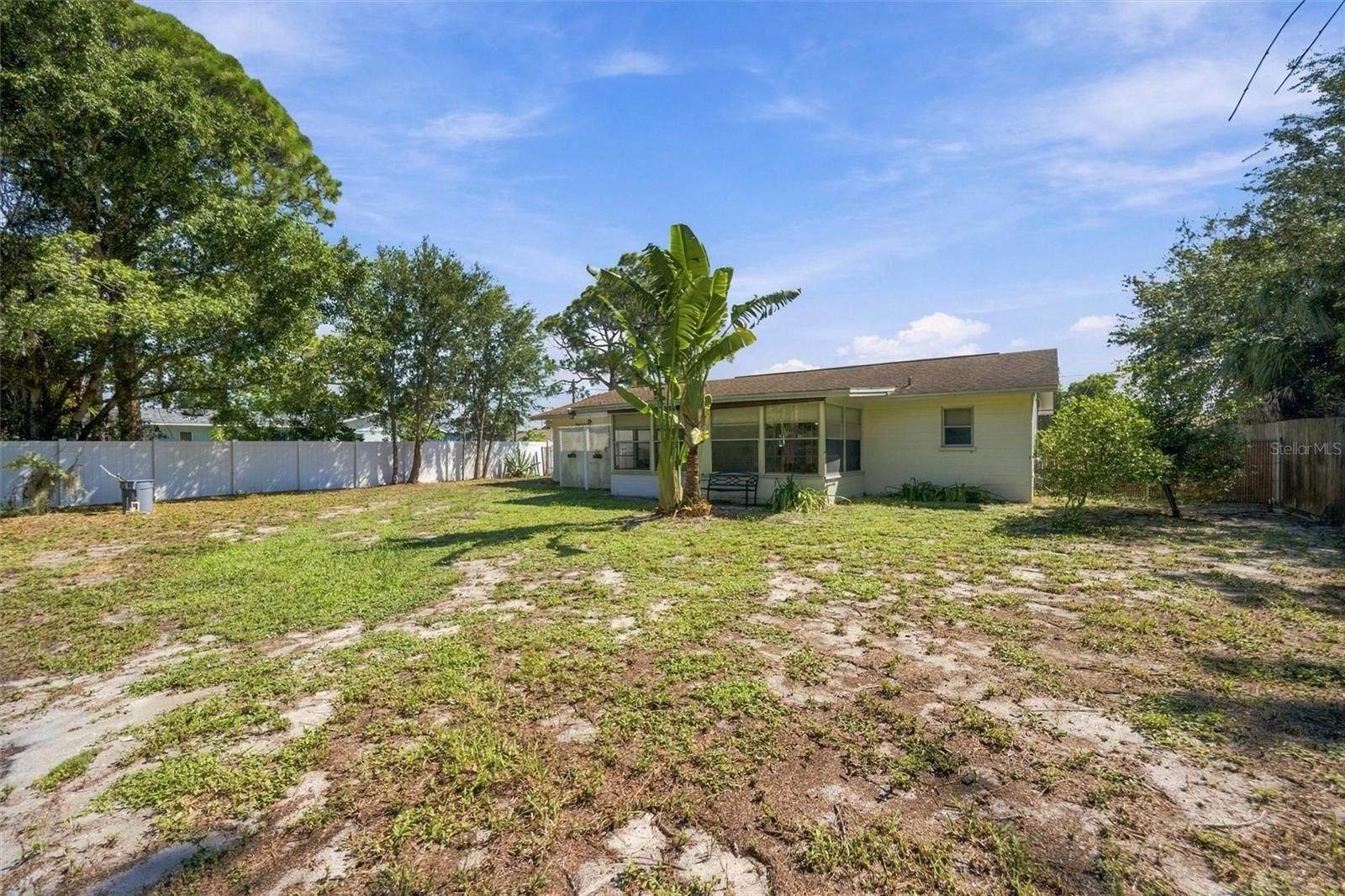 3036 SHAMROCK DR — photo 38