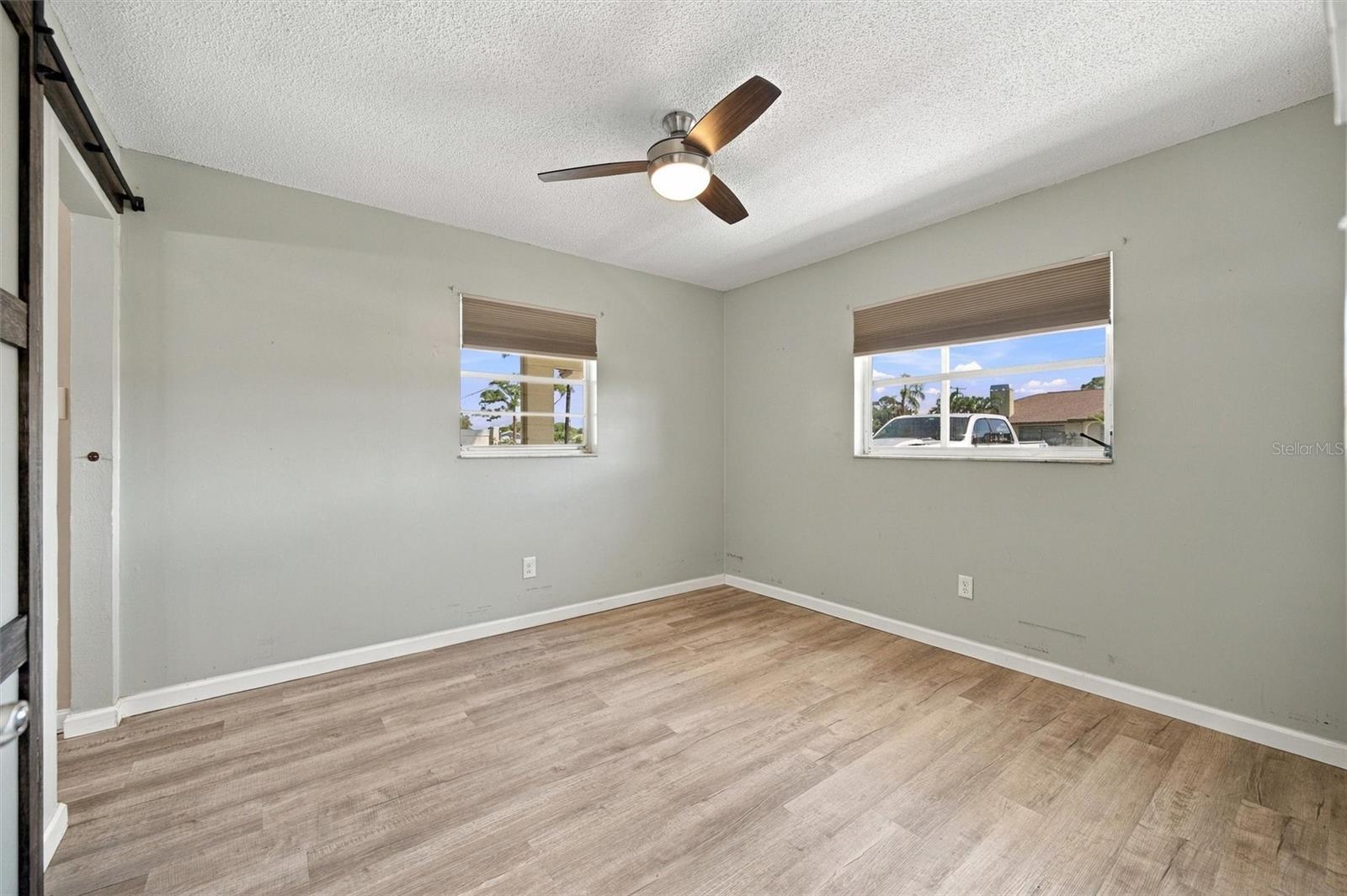 3036 SHAMROCK DR — photo 19
