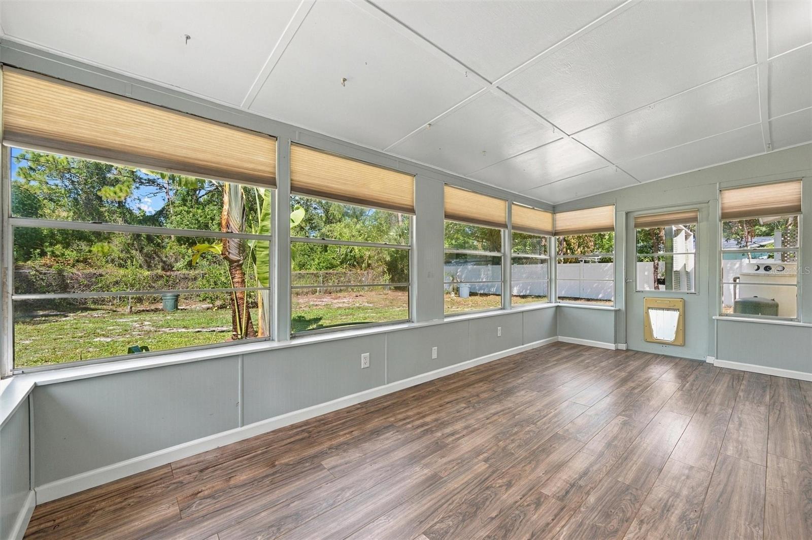 3036 SHAMROCK DR — photo 32