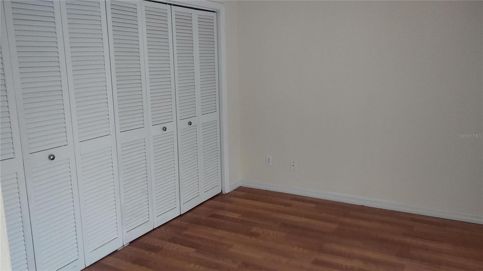 15301 W POND WOODS DR #303 — photo 11
