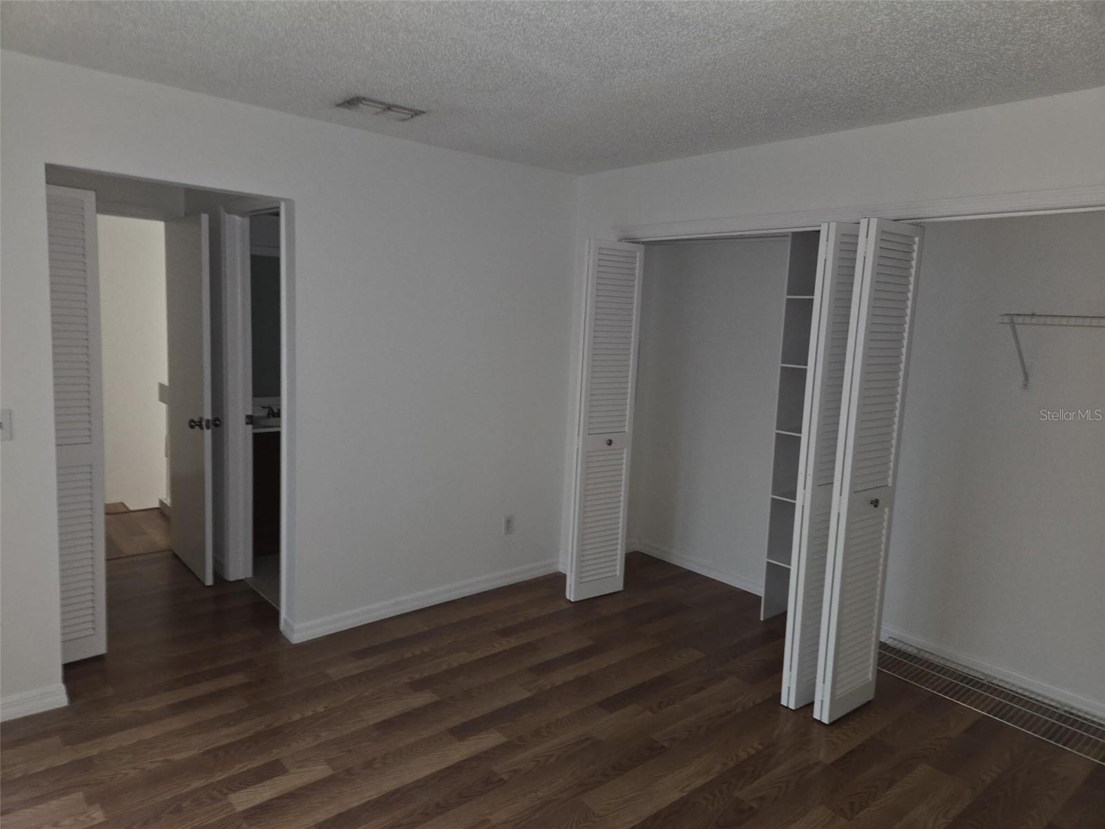 15301 W POND WOODS DR #303 — photo 12