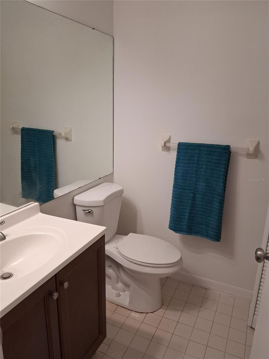 15301 W POND WOODS DR #303 — photo 8