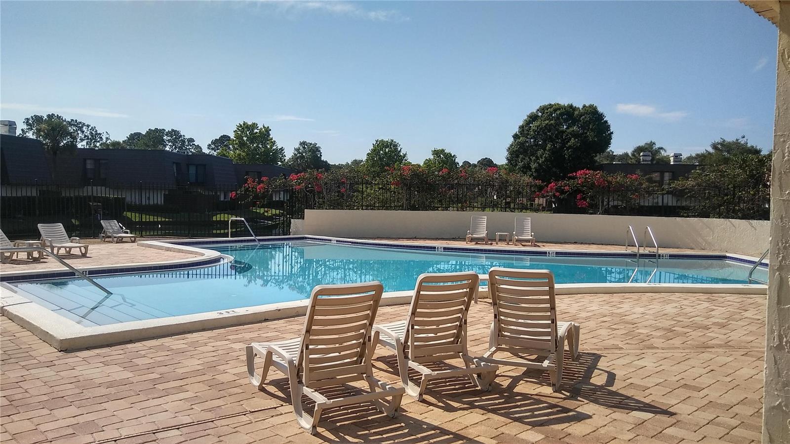 15301 W POND WOODS DR #303 — photo 15