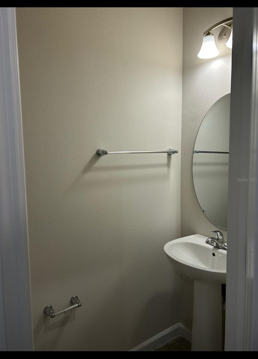 11931 THORNCREST DR — photo 4