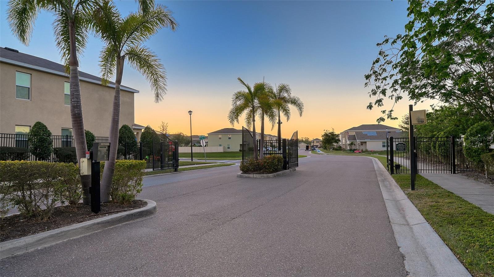 3809 GOLDEN ORIOLE PKWY — photo 40