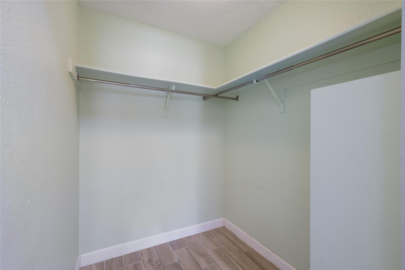 226 SHERWOOD DR — photo 21