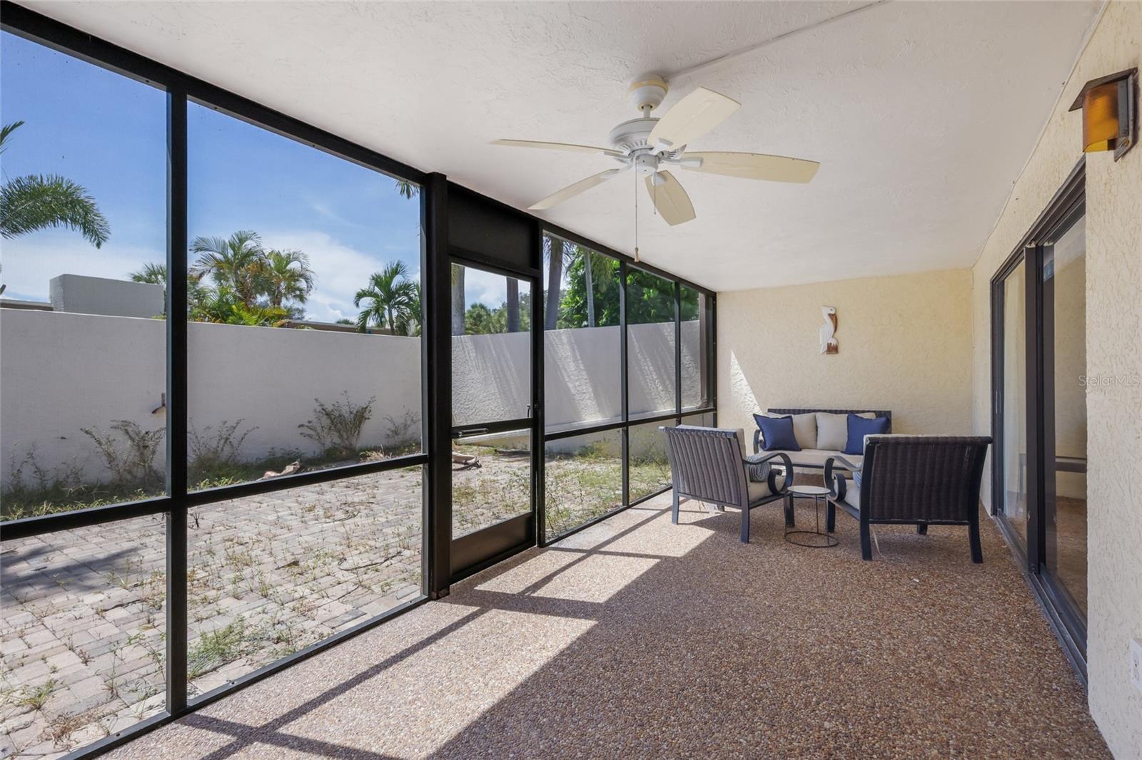 226 SHERWOOD DR — photo 25