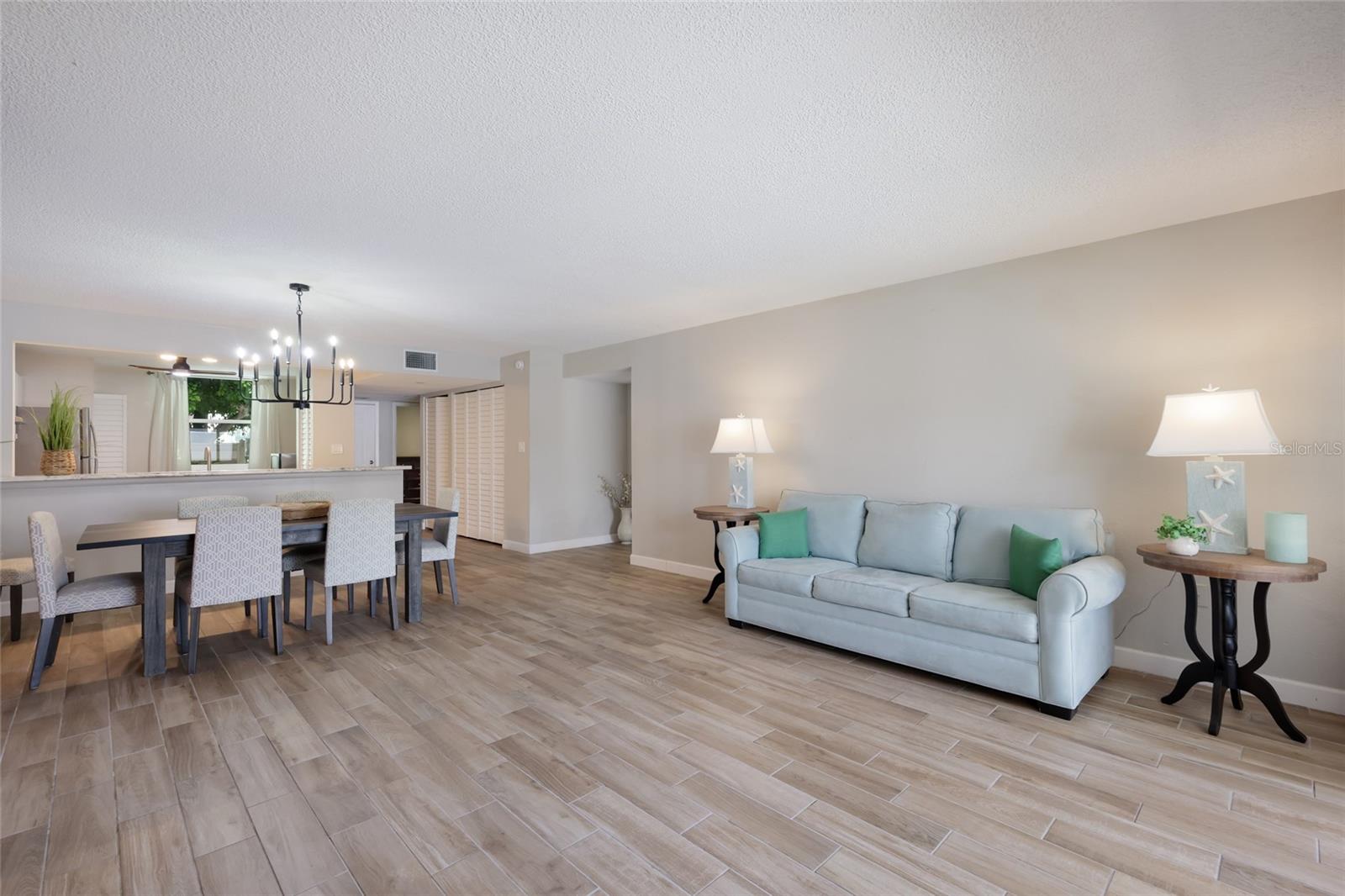 226 SHERWOOD DR — photo 16