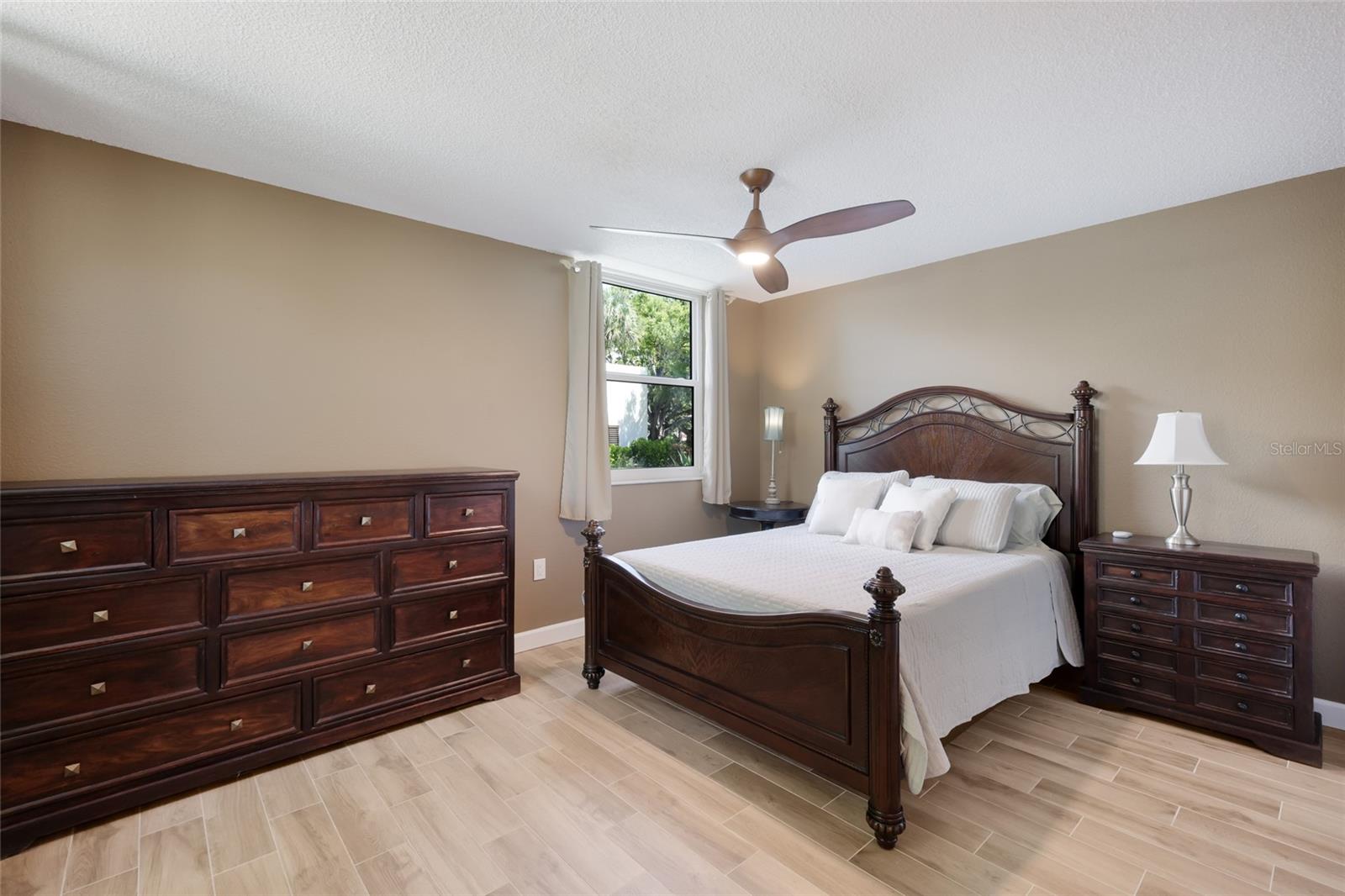 226 SHERWOOD DR — photo 22