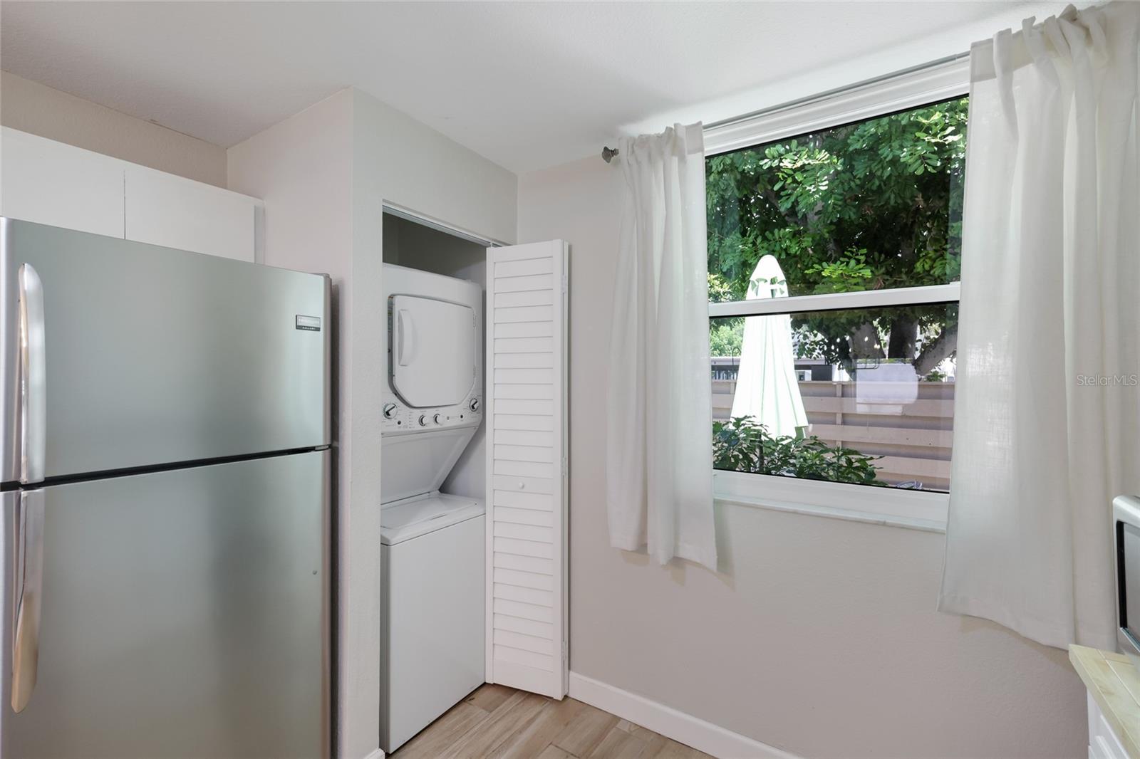 226 SHERWOOD DR — photo 11